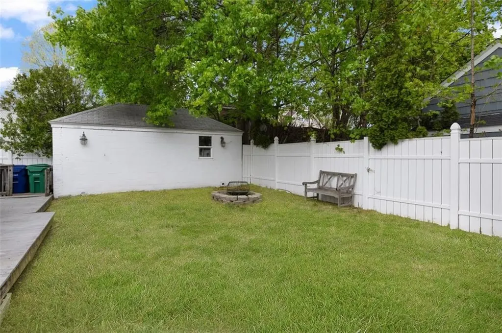 8 Dartmouth Avenue Warwick RI 02888