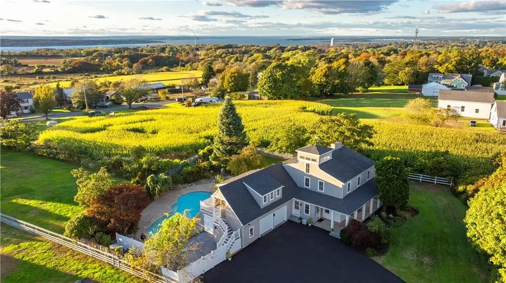 2040 East Main Road Portsmouth RI 02871