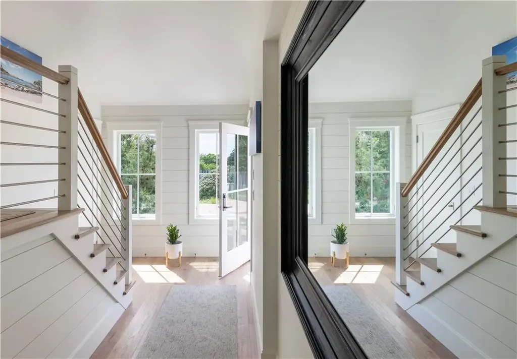 2040 East Main Road Portsmouth RI 02871