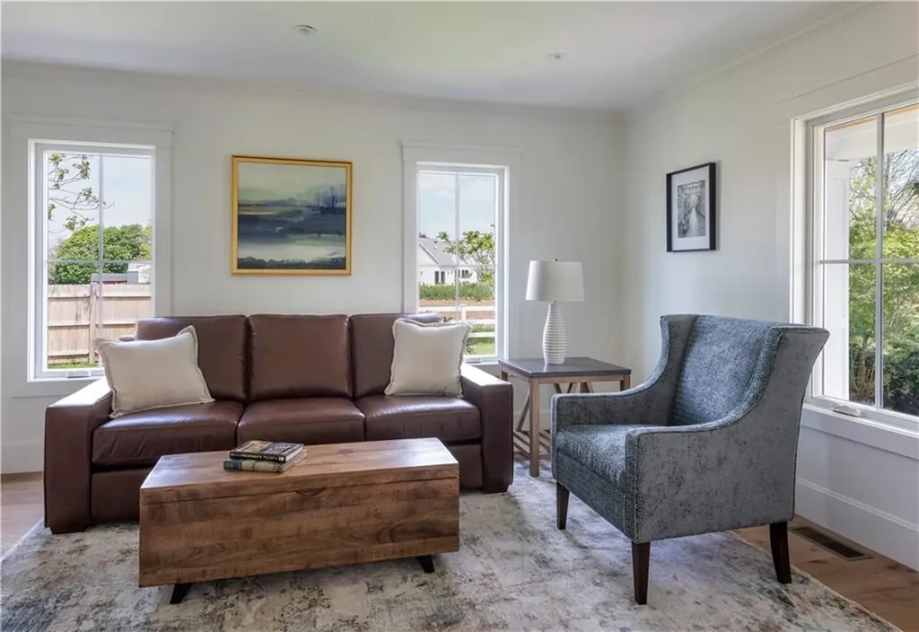 2040 East Main Road Portsmouth RI 02871