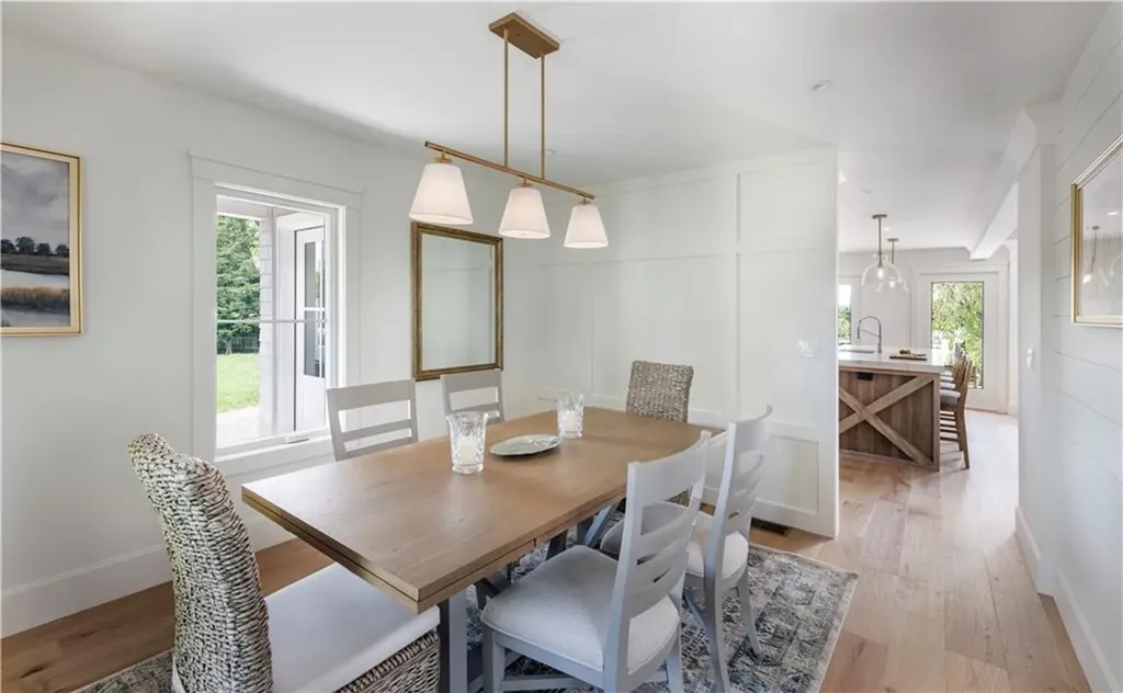 2040 East Main Road Portsmouth RI 02871