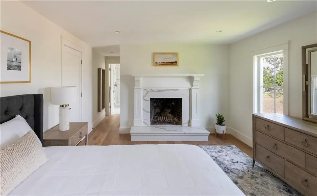 2040 East Main Road Portsmouth RI 02871