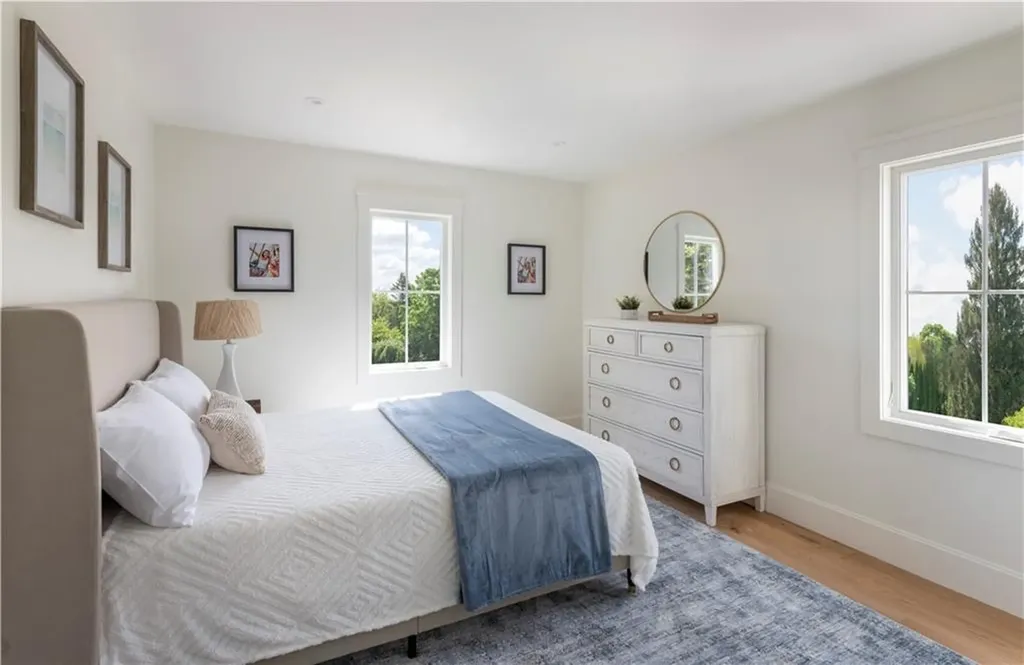 2040 East Main Road Portsmouth RI 02871