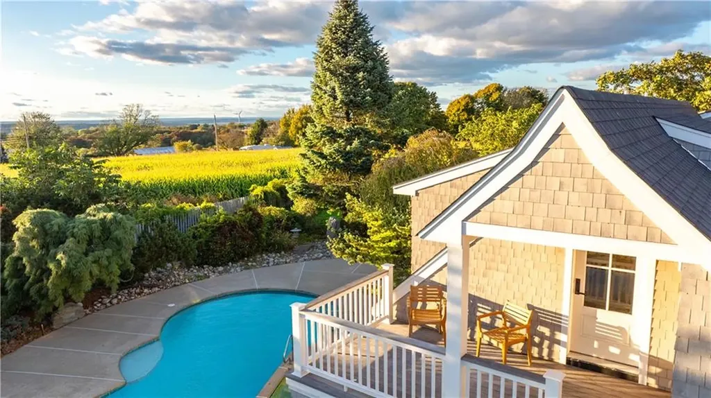 2040 East Main Road Portsmouth RI 02871