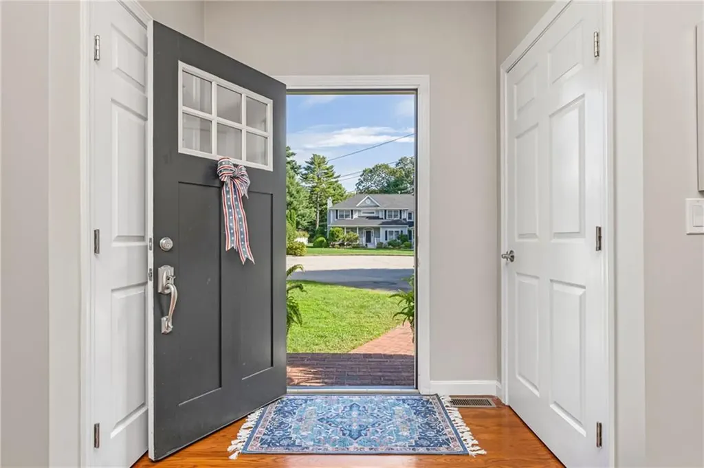 19 Evergreen Street Barrington RI 02806