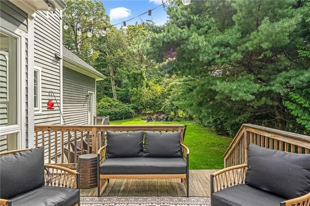 19 Evergreen Street Barrington RI 02806