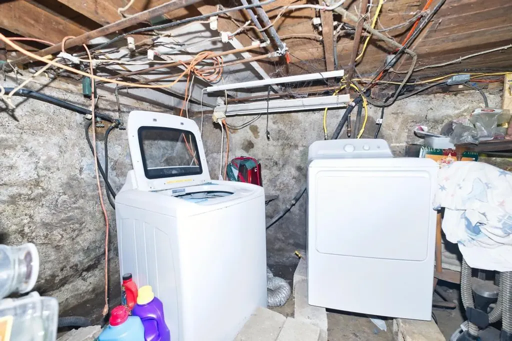 898 Main Road Tiverton RI 02878