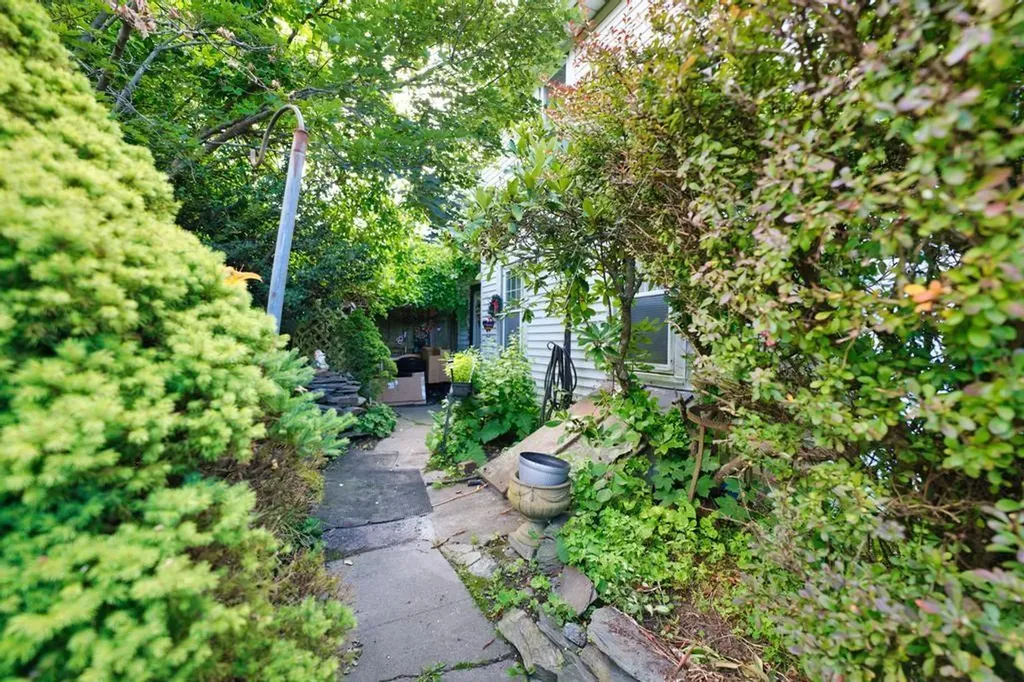 898 Main Road Tiverton RI 02878