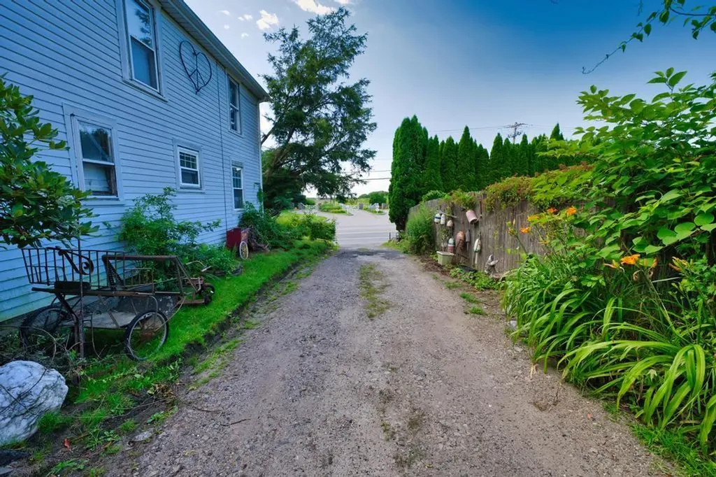 898 Main Road Tiverton RI 02878