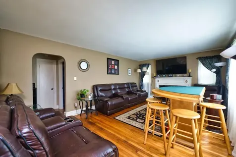 896 Main Road Tiverton RI 02878