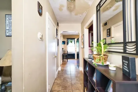 896 Main Road Tiverton RI 02878