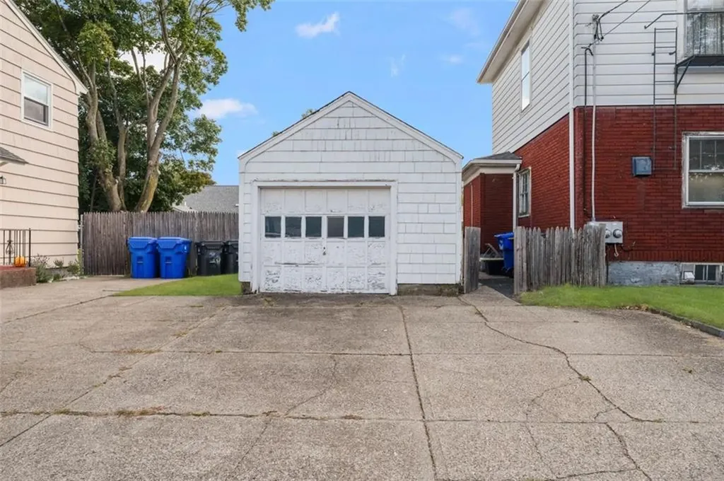 252 Evergreen Street Pawtucket RI 02861