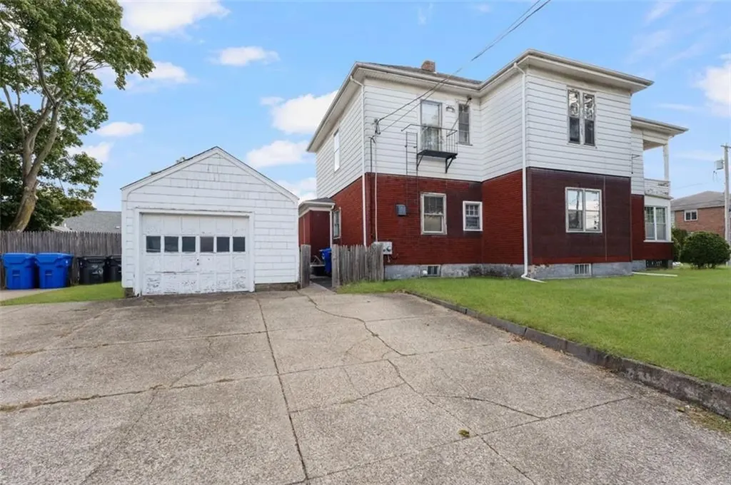 252 Evergreen Street Pawtucket RI 02861