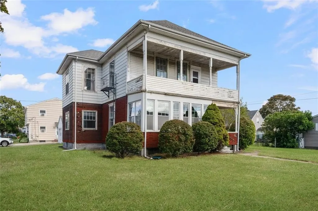 252 Evergreen Street Pawtucket RI 02861