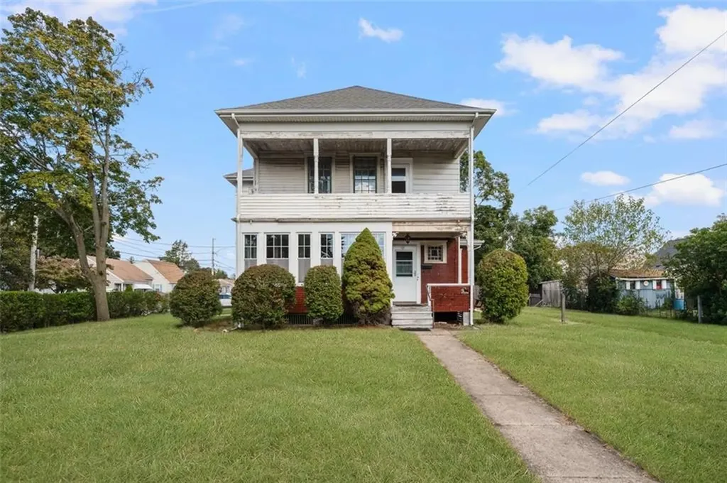 252 Evergreen Street Pawtucket RI 02861