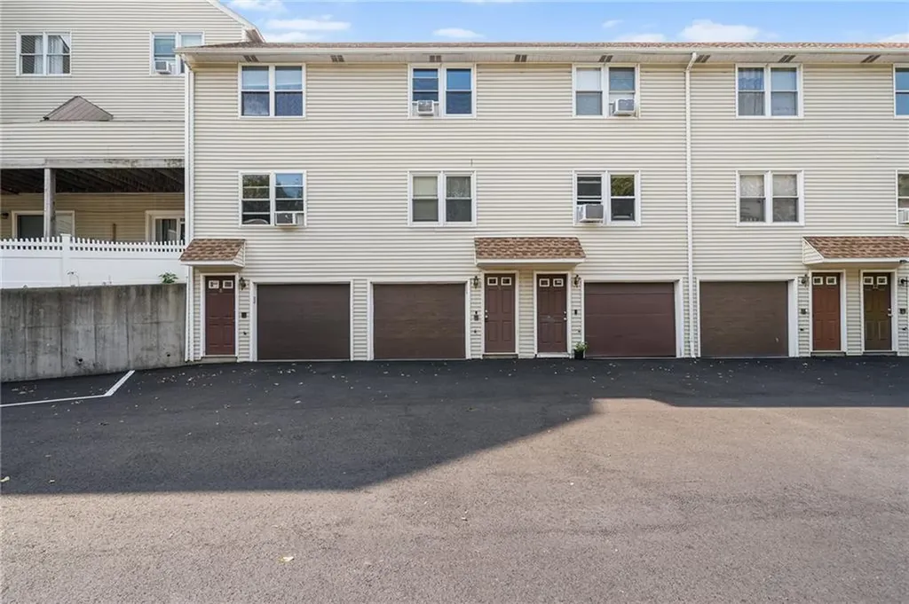 10 Burleigh Street Providence RI 02904