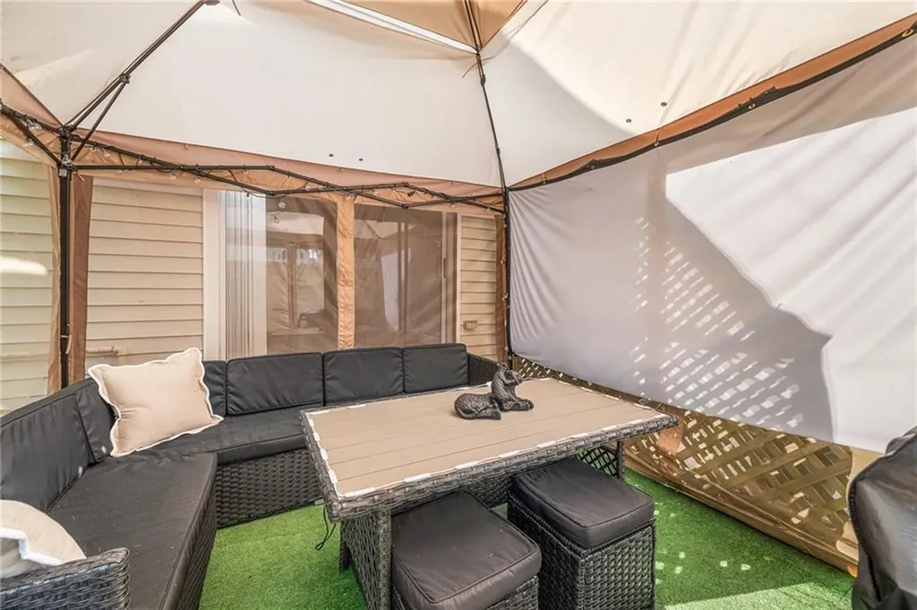 10 Burleigh Street Providence RI 02904