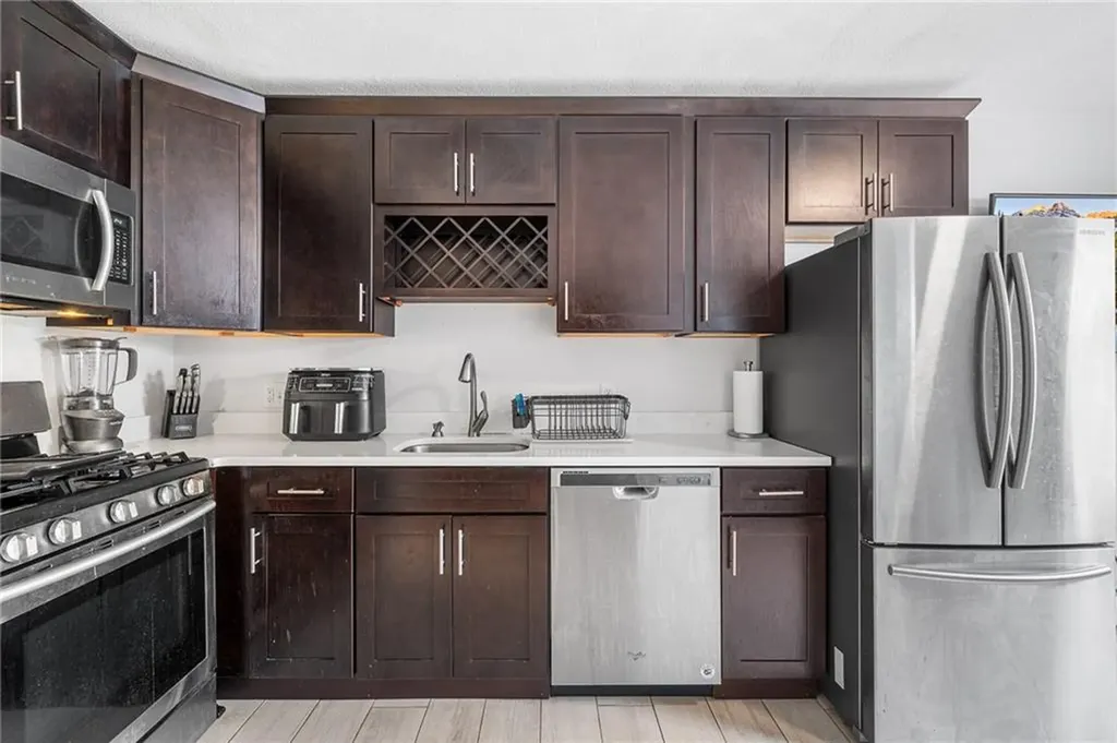 10 Burleigh Street Providence RI 02904