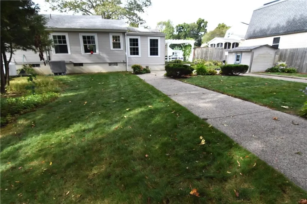 13 Cozy Lane Cumberland RI 02864