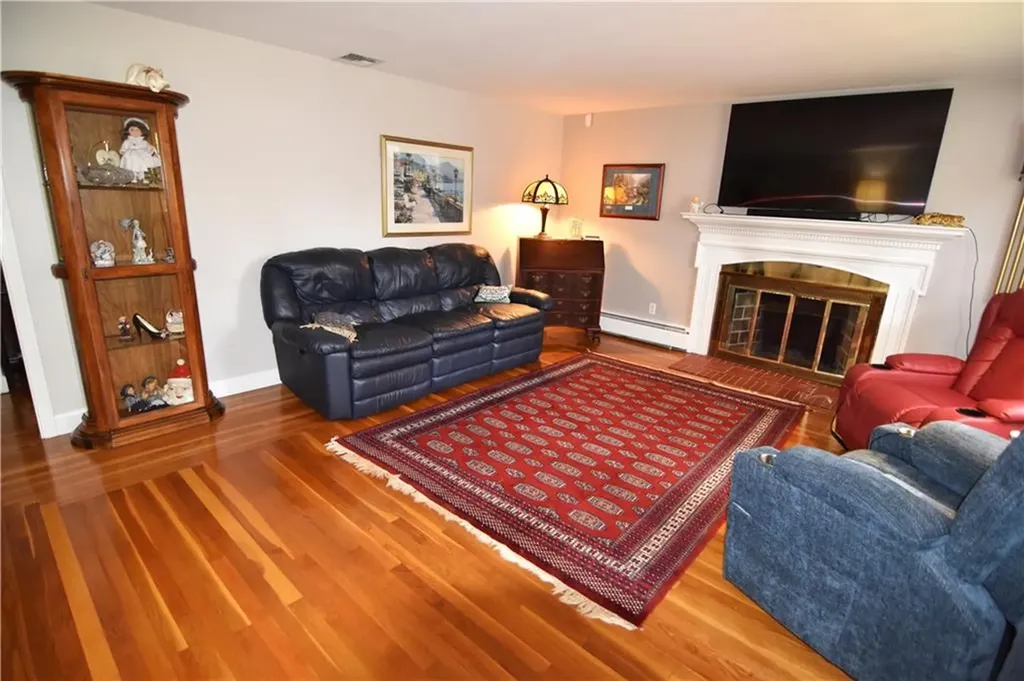 13 Cozy Lane Cumberland RI 02864