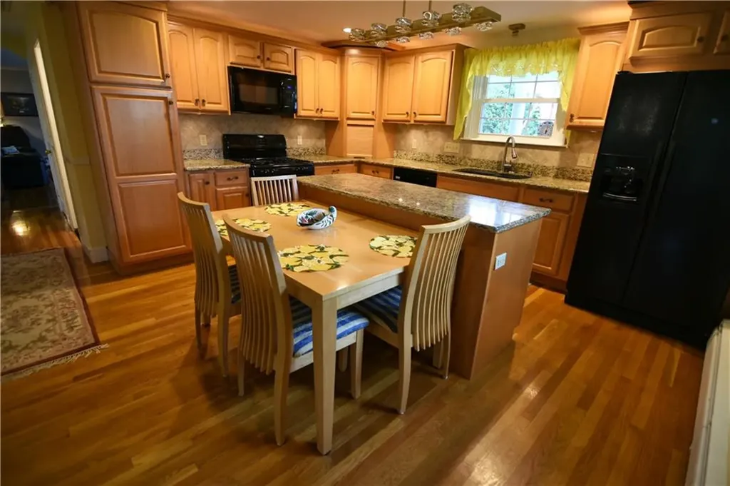 13 Cozy Lane Cumberland RI 02864