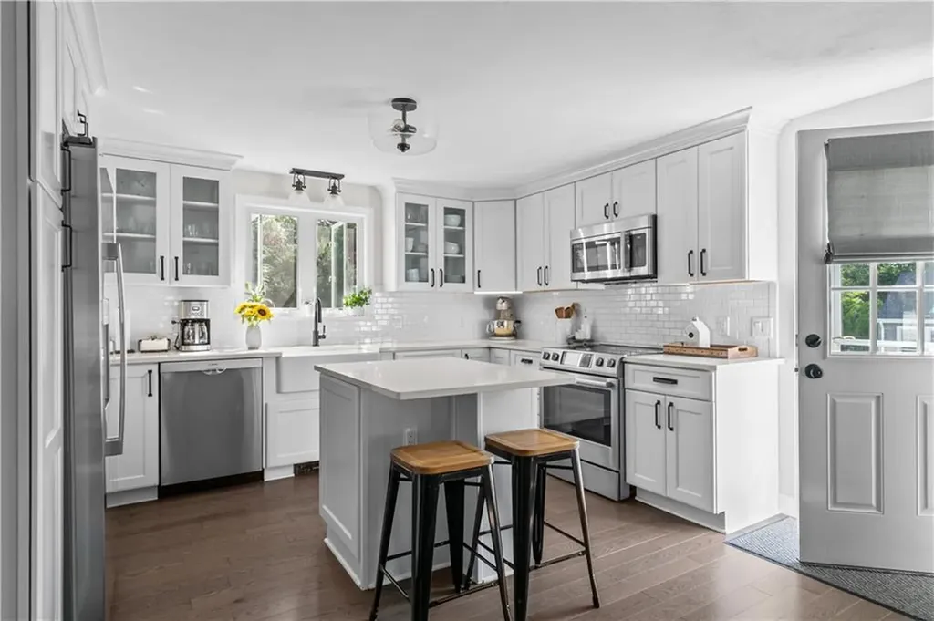 62 Beachmount Avenue Bristol RI 02809