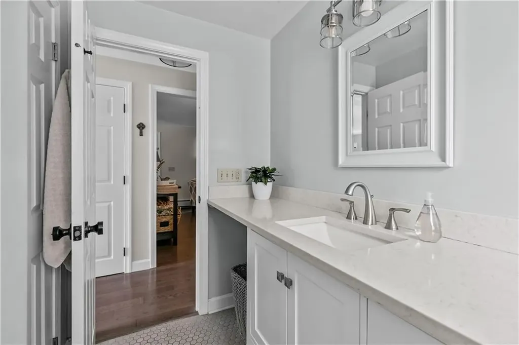 62 Beachmount Avenue Bristol RI 02809