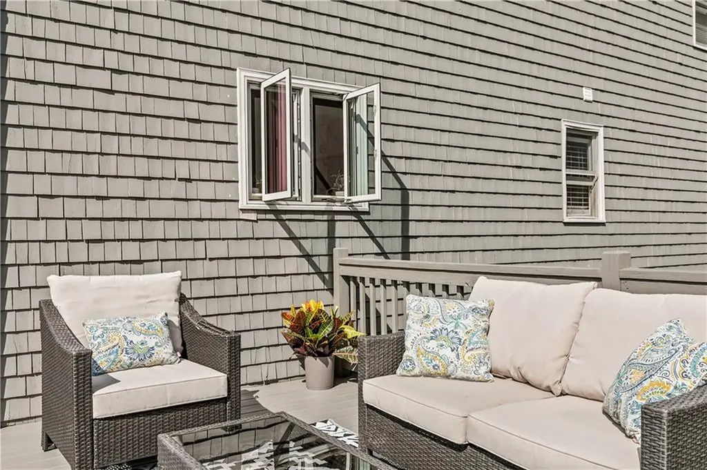 62 Beachmount Avenue Bristol RI 02809