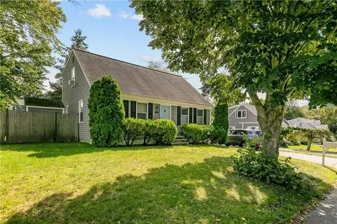 62 Beachmount Avenue Bristol RI 02809