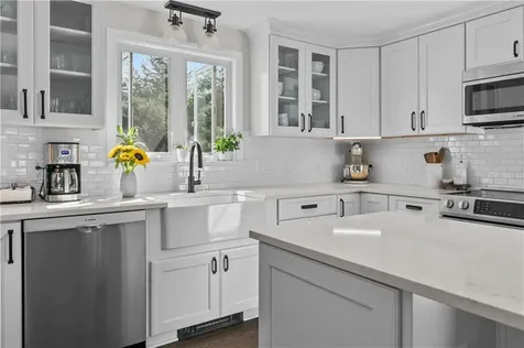 62 Beachmount Avenue Bristol RI 02809