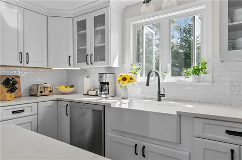 62 Beachmount Avenue Bristol RI 02809