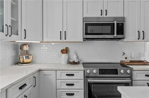 62 Beachmount Avenue Bristol RI 02809