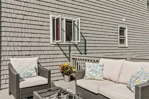 62 Beachmount Avenue Bristol RI 02809