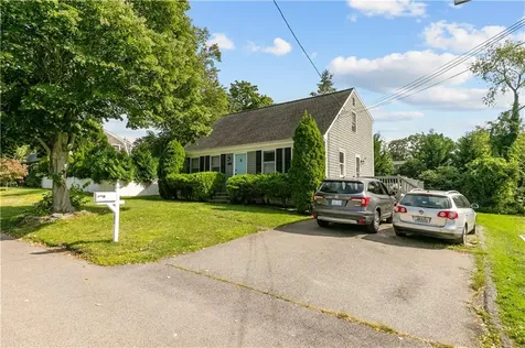 62 Beachmount Avenue Bristol RI 02809