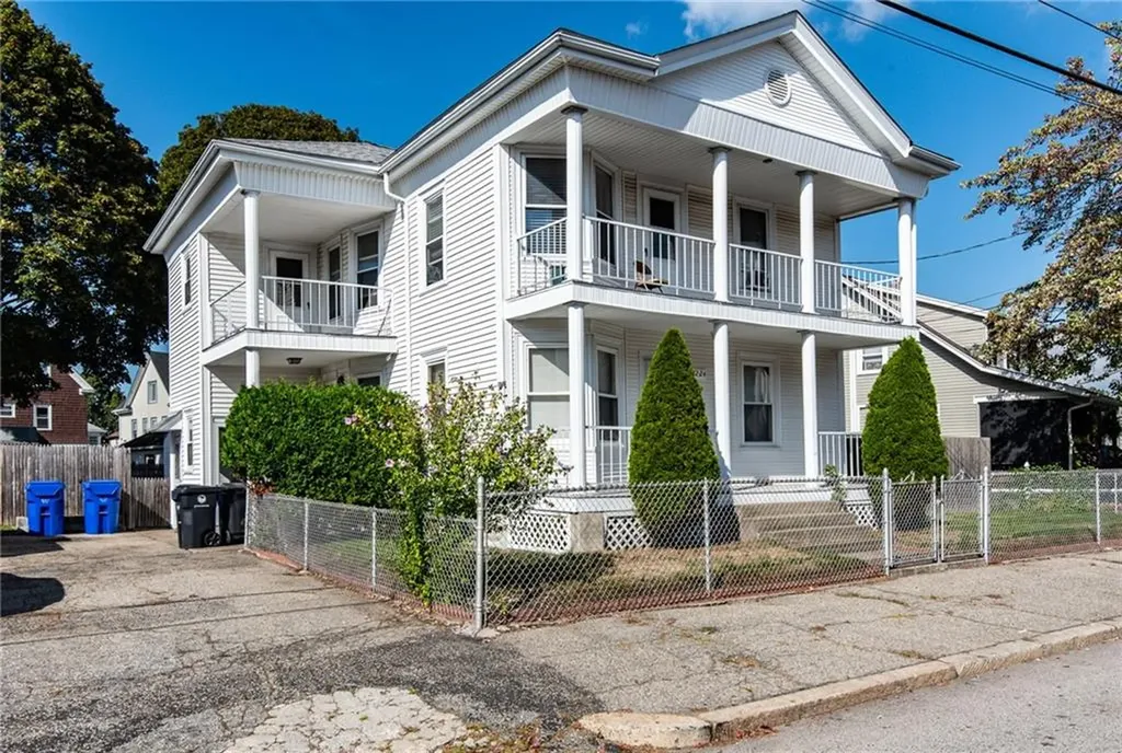 22 24 London Avenue Pawtucket RI 02861