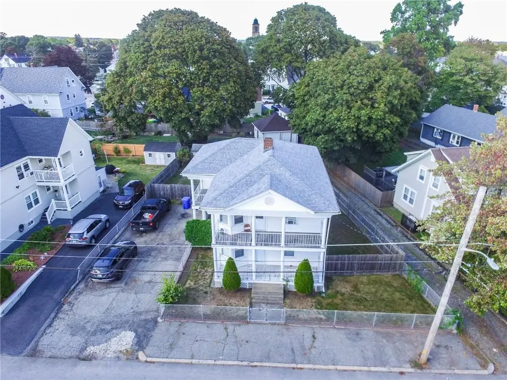 22 24 London Avenue Pawtucket RI 02861
