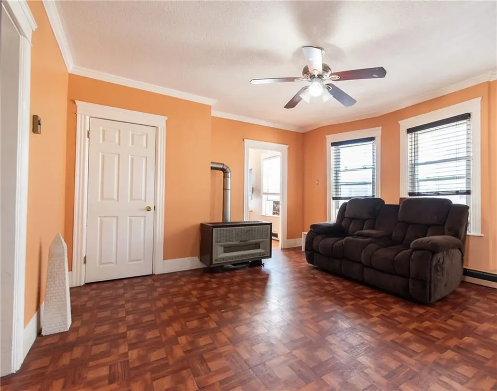 22 24 London Avenue Pawtucket RI 02861