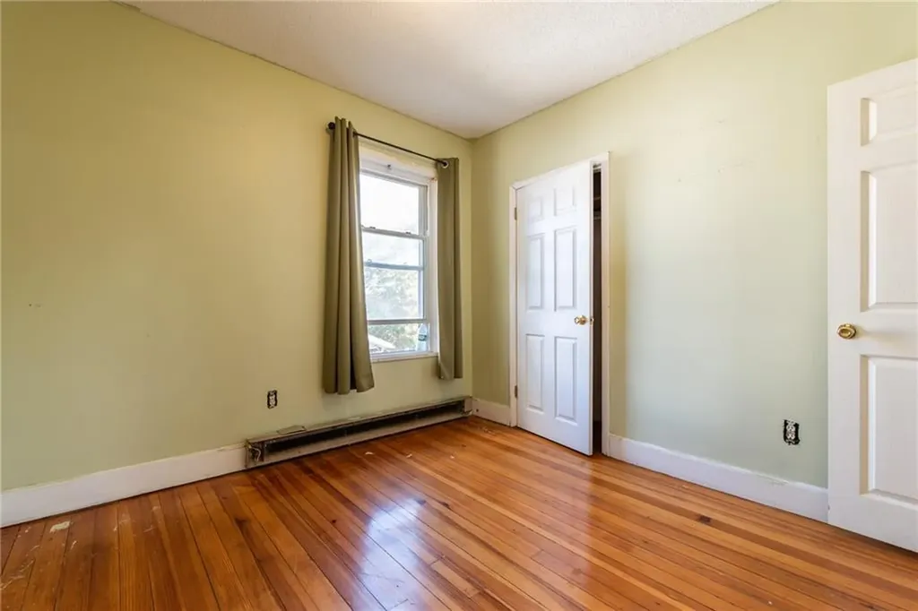 22 24 London Avenue Pawtucket RI 02861