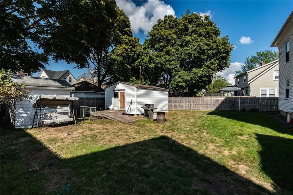 22 24 London Avenue Pawtucket RI 02861