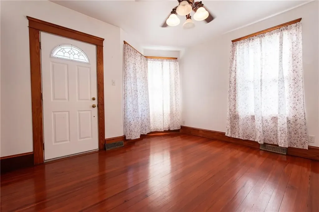 22 24 London Avenue Pawtucket RI 02861