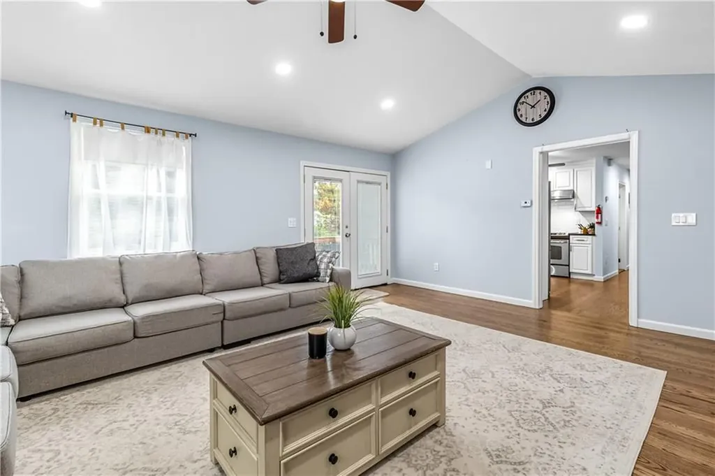 7 Jill Court East Providence RI 02915