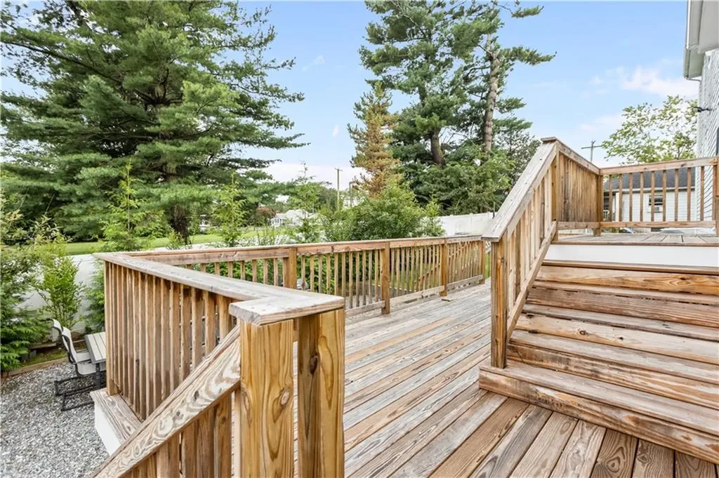 7 Jill Court East Providence RI 02915