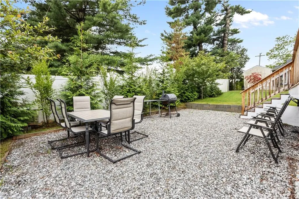 7 Jill Court East Providence RI 02915