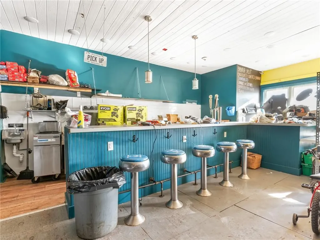 2291 West Shore Road Warwick RI 02889