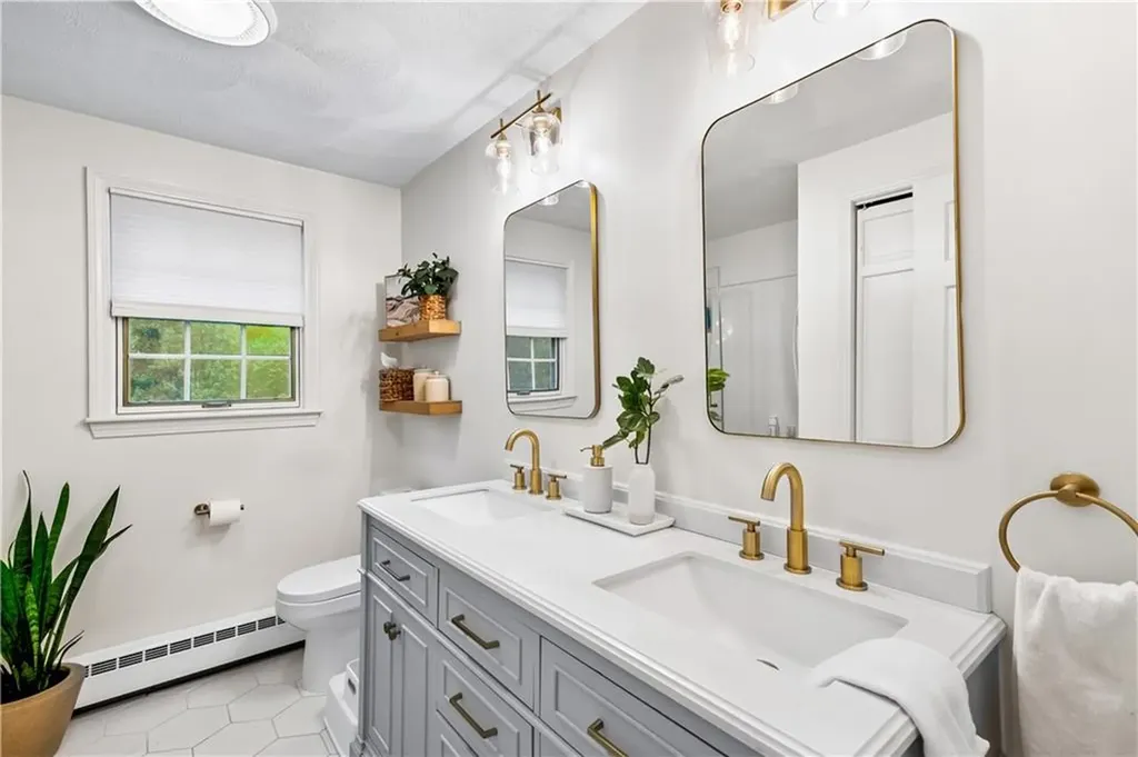 14 Sheri Drive Coventry RI 02816