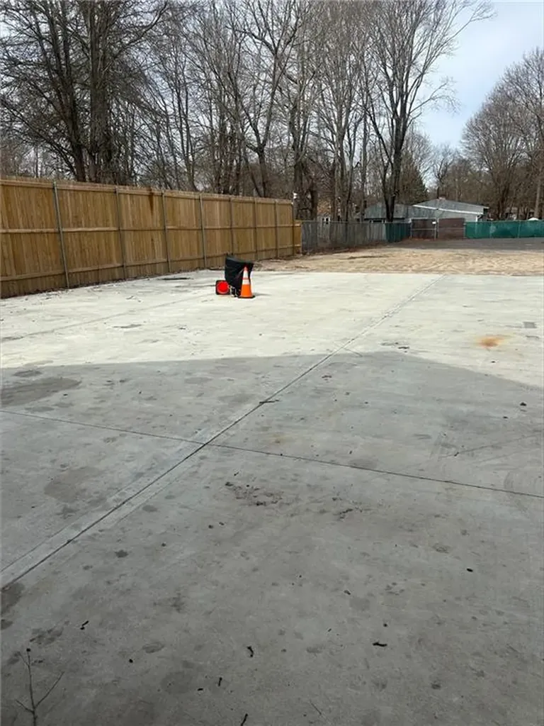 3471 Kingstown Road South Kingstown RI 02892