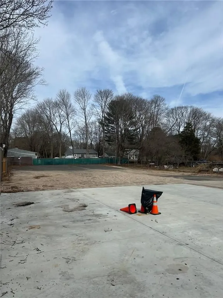 3471 Kingstown Road South Kingstown RI 02892