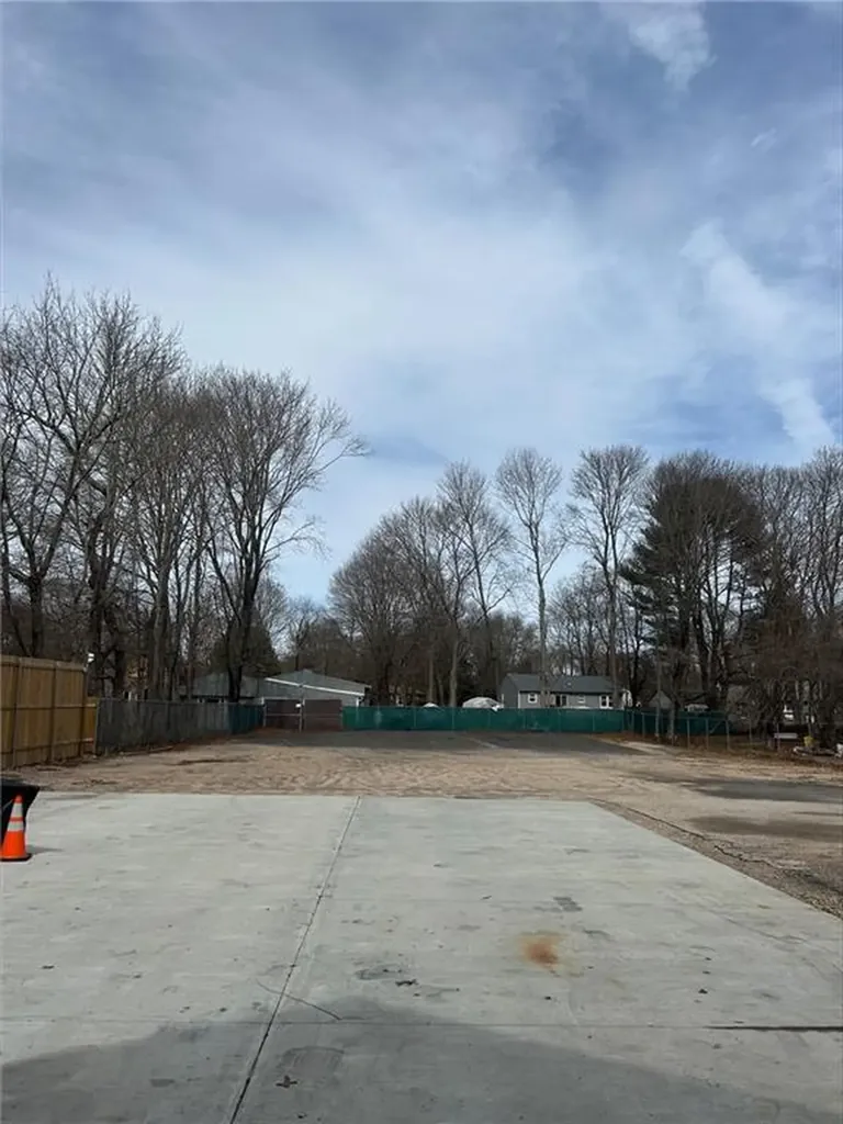3471 Kingstown Road South Kingstown RI 02892