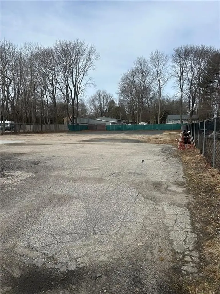 3471 Kingstown Road South Kingstown RI 02892
