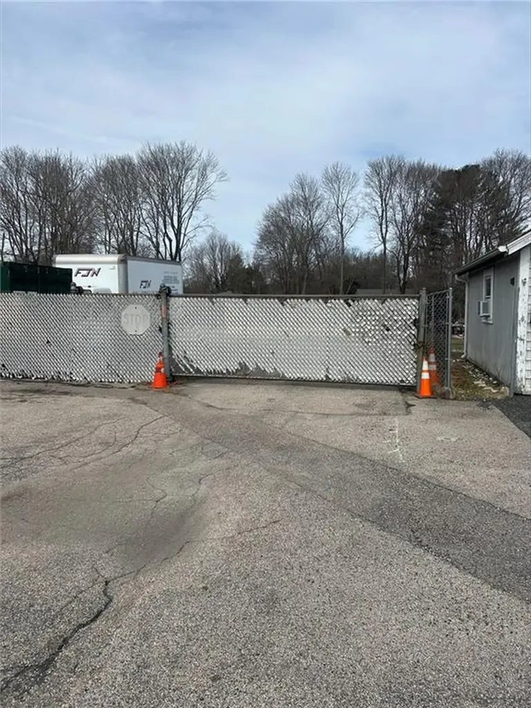 3471 Kingstown Road South Kingstown RI 02892